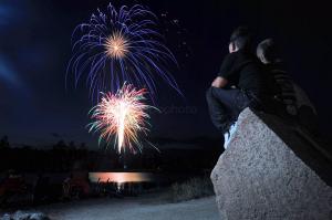 Enjoying Canada Day — 2010-07-01 23:38:03 — © eppbphoto.com